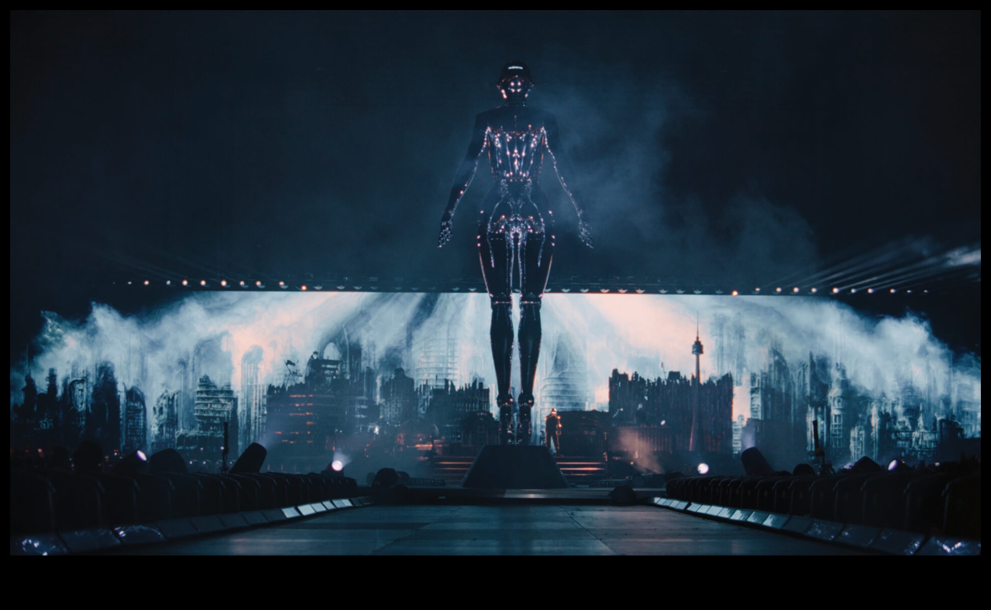 Beyond the Palms: Dive into the Allure of Statement Hand Art