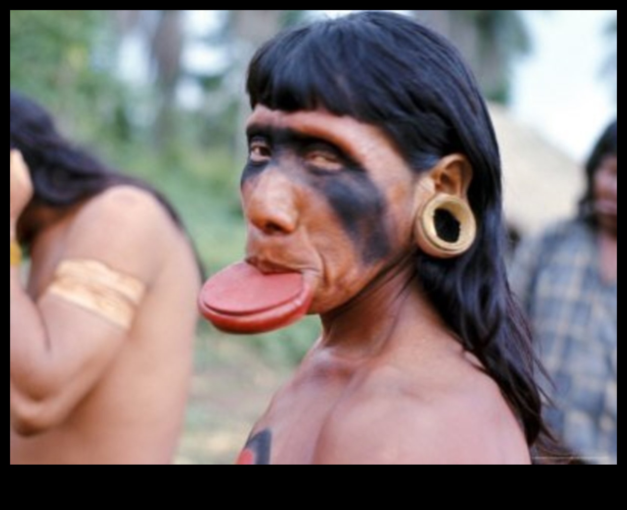 Beyond Tradition: Contemporary Forms of Body Aornment