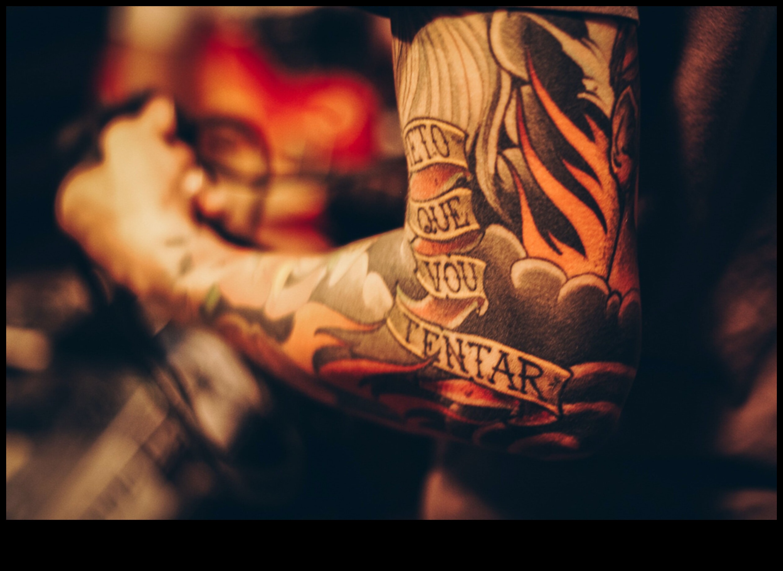 Κλασική αναβίωση: Παραδοσιακά τατουάζ που επαναλαμβάνονται με κομψότητα