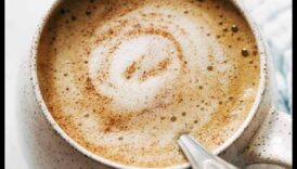 Πρωινή Χαρά: Πίνοντας κρεμώδες και αγνό γάλα βρώμης