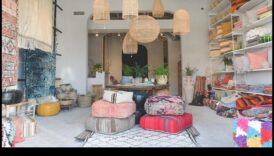 Μαροκινή στολισμός σαλονιού Μια όαση με υφή 5 Πώς μπορώ να δημιουργήσω μια Μαροκινή διακόσμηση σαλονιού με πλούσιες υφές;